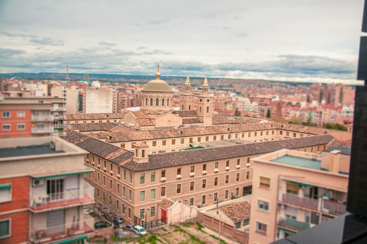 Your audio guide of Zaragoza: Edificio Pignatelli | SmartGuide