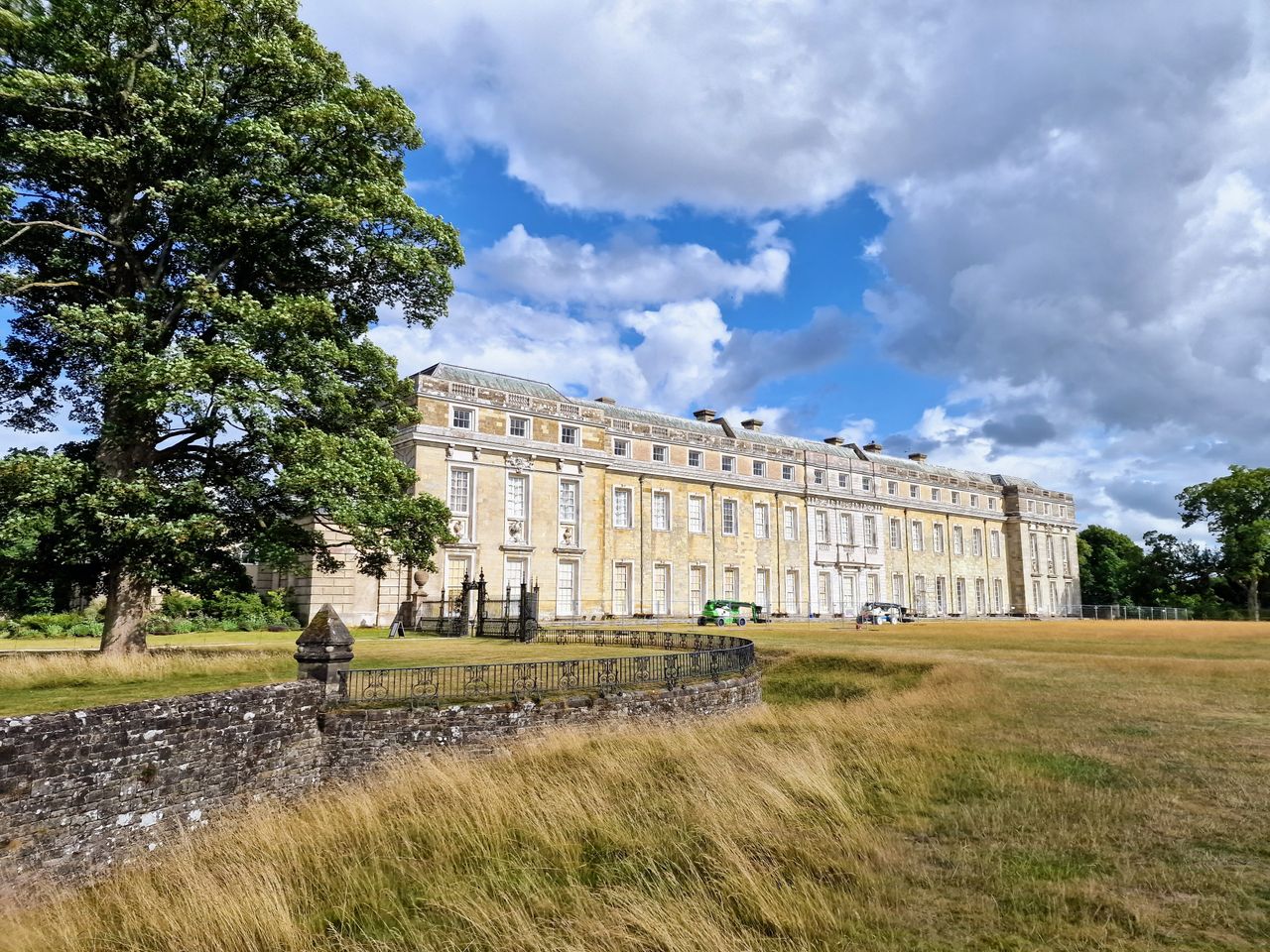 Selfguided tour of Petworth SmartGuide