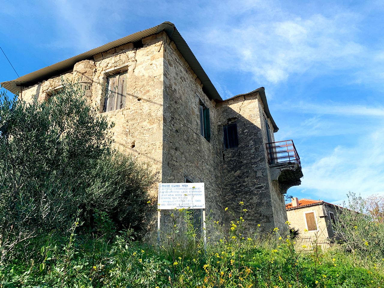 Lezbiyenlarga porno videolarda yigit qoshiladi.