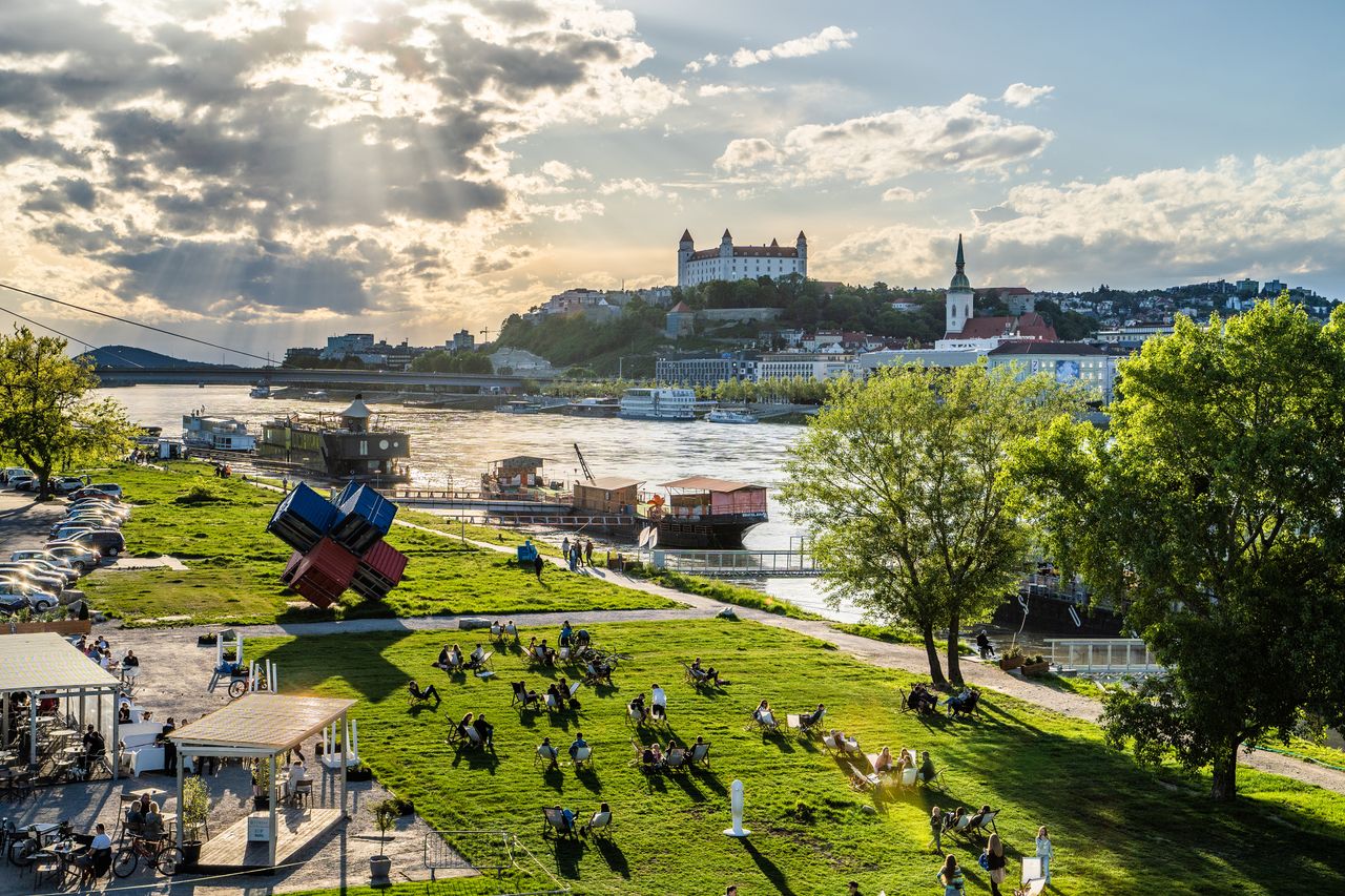 Your audio guide of Bratislava: Danube Promenade by Bike | SmartGuide